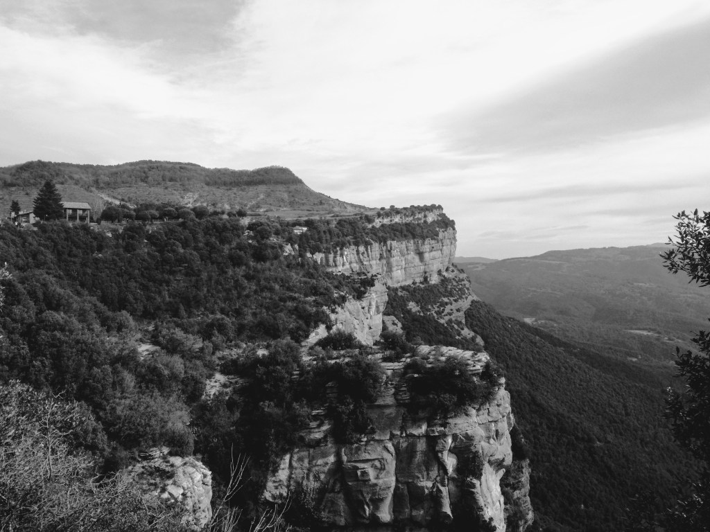 Vista panormàica des de les cingleres de Tavertet.