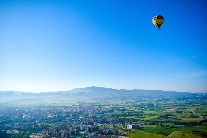 Volar en globus per la Plana de Vic: una experiència que toca el cel